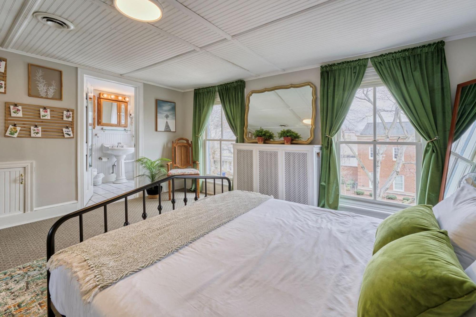 Top-Floor 1Br In Historic Capitol Hill Вашингтон Экстерьер фото